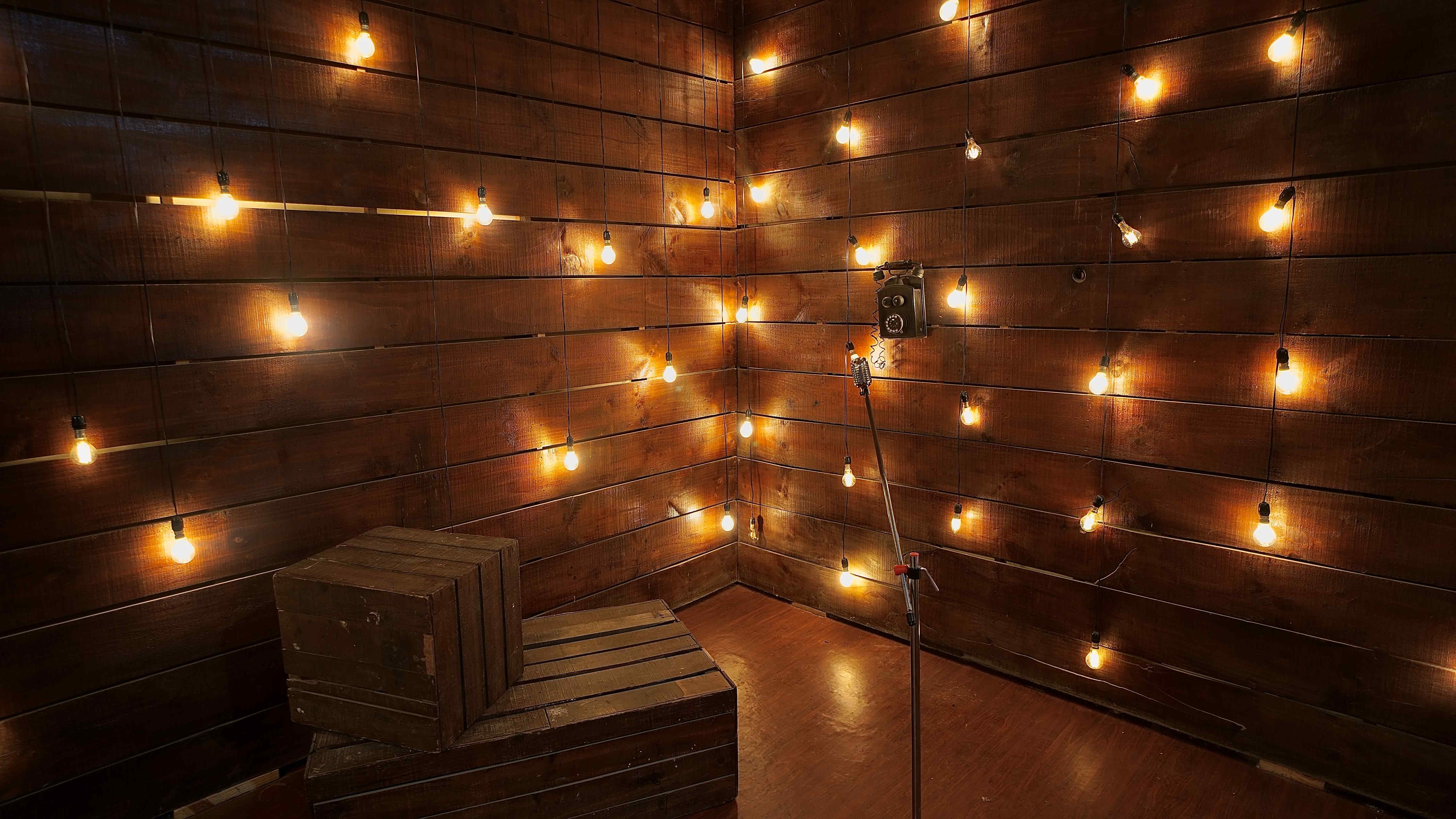 Bulb Wall – pre wedding location in delhi